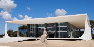 STF julga constitucional a não cumulatividade do PIS e da Cofins